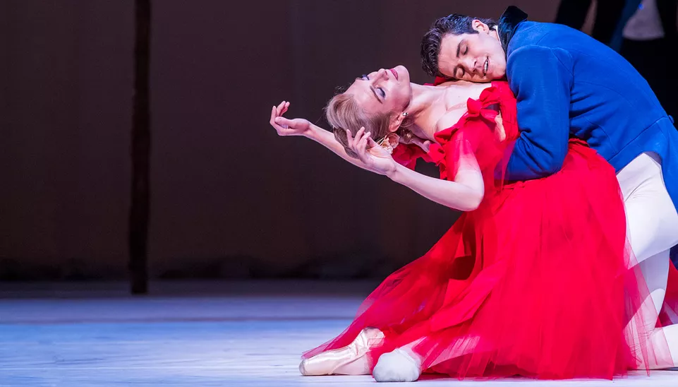 Marguerite and Armand (Zenaida Yanowsky a Roberto Bolle). Foto: Tristram Kenton