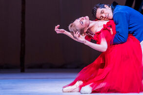 Marguerite and Armand (Zenaida Yanowsky a Roberto Bolle). Foto: Tristram Kenton