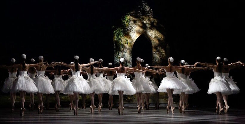 Labutí jezero. Foto: Brescia a Amisano / Teatro alla Scala.