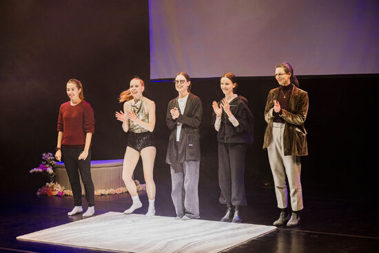 Ikonická jízda. Becka McFadden. Foto: Natálie Divincová. 