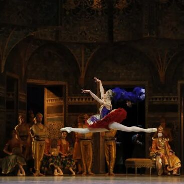 La Bayadère (Valentine Colasante). Foto: Svetlana Lobof/Opéra national de Paris.