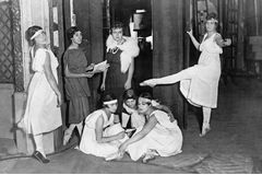 Tanečnice Ruských baletů, 1916. Foto: Kultura.ru.