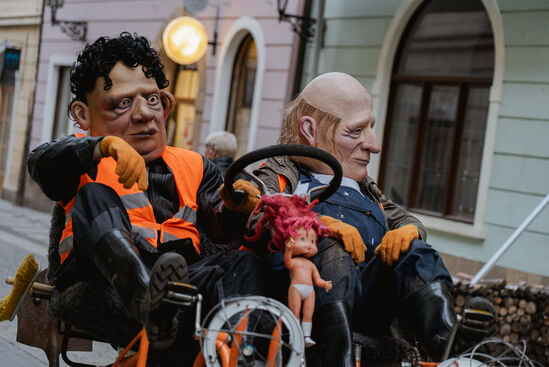 Za dveřmi. Foto: Viktor Šorma.