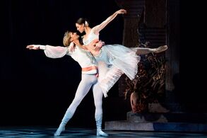 Bajadéra (Michal Štípa a Nikola Márová).