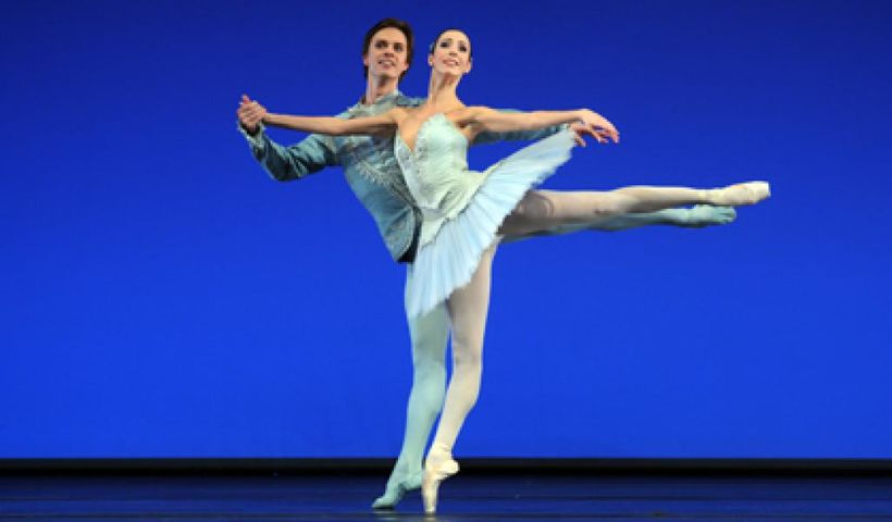 „Sylvia Pas de deux“ (George Balanchine), Daria Sukhorukova a Lukáš Slavický, Bayerisches Staatsballett, Foto: Charles Tandy