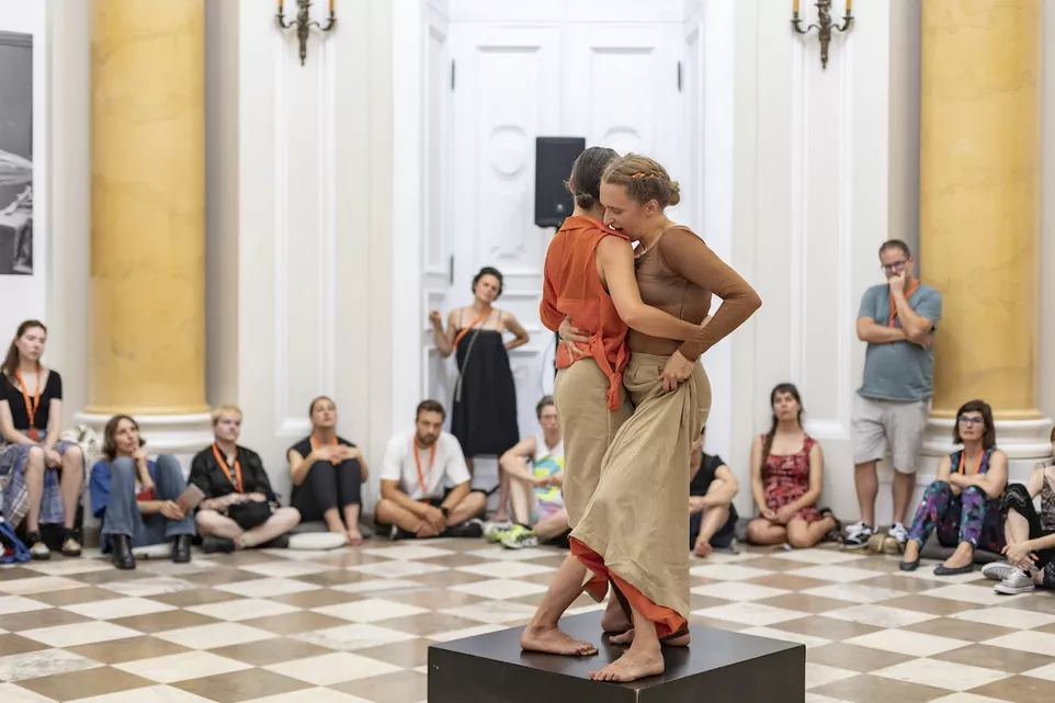 Weronika Pelczyńska, Magda Fejdasz - Sochařky. Zdroj: Bazaar Festival