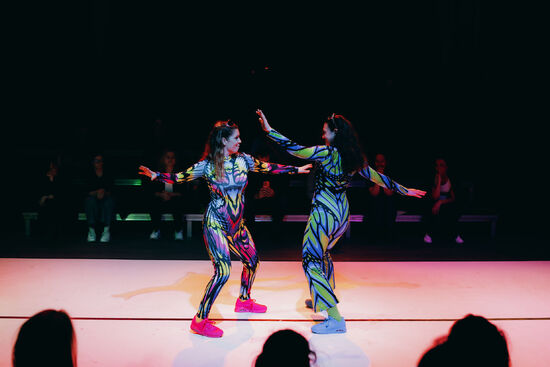 Be RAW. RAVV Dance Company. Foto: Ekaterina Fonina. 