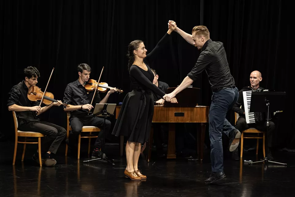 Projekt Tanec mezi námi hledá mosty mezi tradicí a současností