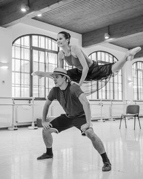 Zkouška baletu Leonce &amp; Lena (Radka Příhodová a Ondřej Vinklát). Foto: Serghei Gherciu.