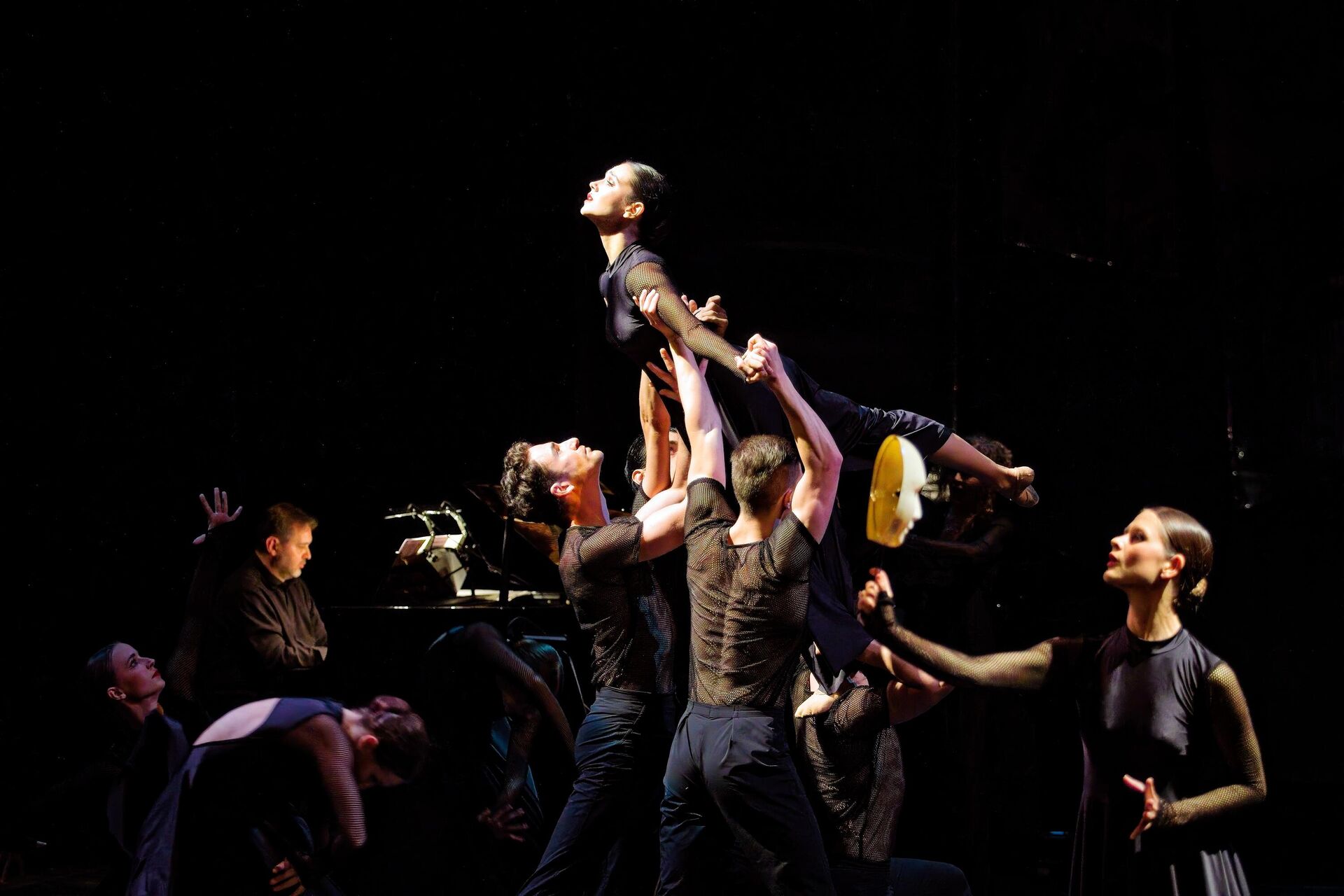 Proměny. Balet Divadla města Ústí nad Labem. Foto: zdroj archiv Divadla města Ústí nad Labem.