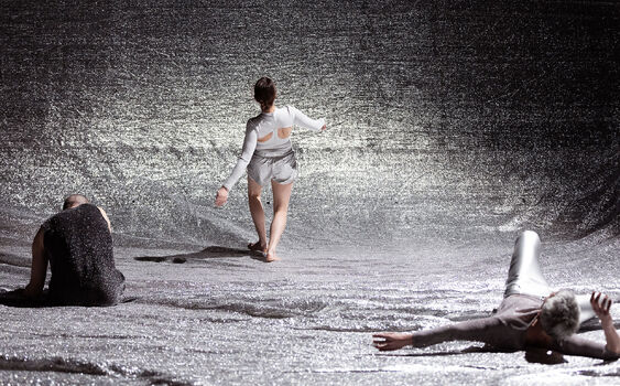 Mnoho tváří (ne)lidskosti: Neohrožený Bazaar Festival je v ohrožení – a zároveň v životní formě