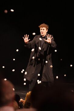 Mime on the Moon. Radim Vizváry. Foto: Anna Šolcová. 