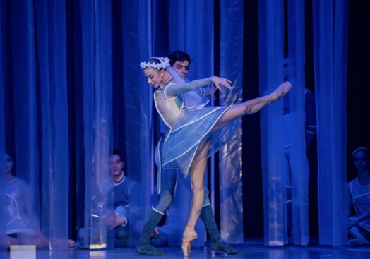 Coppélia (Brittany Catalinas Haws, Sergio Méndez Romero). Foto: Serghei Gherciu.