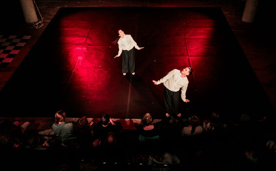 Děti diktatur dojímají autenticitou výpovědi. Z obrazů autoritářských režimů mrazí