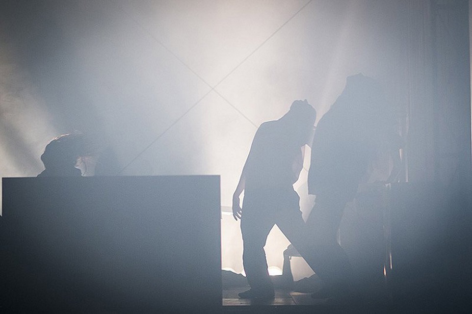 Ukázka z představení Doba z druhé ruky. Zdroj: Web www.spitfirecompany.cz.