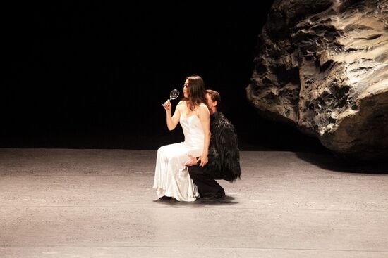 Vollmond. Ein Stueck von Pina Bausch. Foto: Yako One.