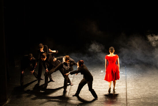 Tančila jsem (Ayano Nagamori, Shino Fujii, Eleonora Romano, Mai Iwamoto, Paolo Terranova, Sotirios Panagoulias). Foto: Ben Jícha.