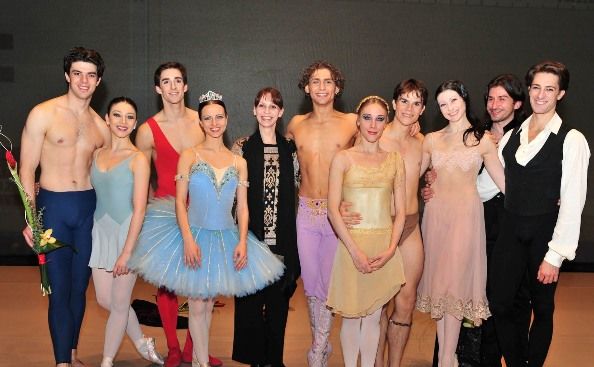 
Jana Kůrová (5. zleva) s tanečníky na Prague International Ballet Gala, foto: Petr Šolar
