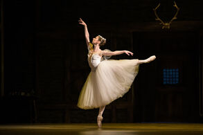 La Sylphide (Alina Nanu). Foto: Sergei Gherciu.