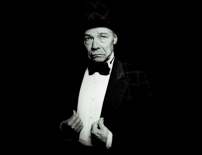 Pavel Veselý jako svůdník v Kouzelném cirkuse. Foto Martin Beck.