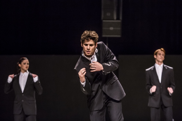 decadance - Ondřej Vinklát a soubor Baletu ND, Foto Martin Divíšek