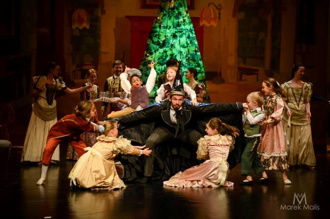 Louskáček, vánoční příběh (strýček Drosselmeyer - Viktor Svidró), foto: Marek Marco Malis