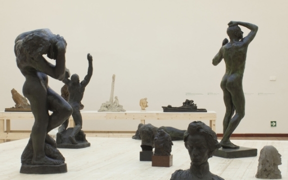 Neklidná figura: Exprese v českém sochařství 1880-1914