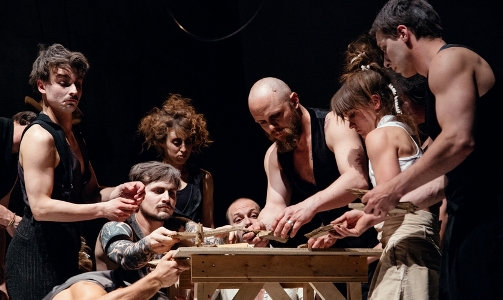 Family, Cirk La Putyka, foto: Jakub Jelen