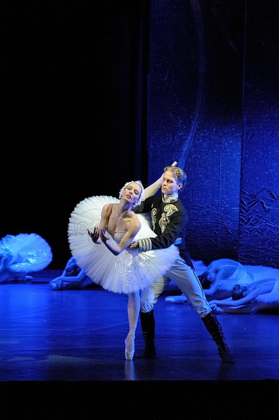 Barbora Kaufmannová (Odetta), Jan Krejčíř (Siegfried), foto: Martin Popelář