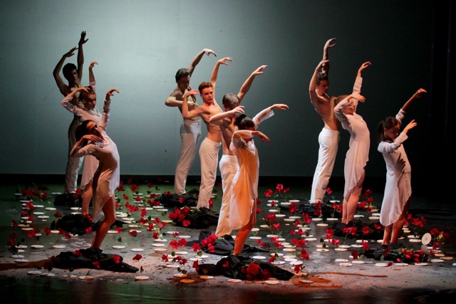 Lidice: Ilaria Ghironi, Laura Fernández, Serena Green, Natasa Dudar, Carol Isach, Gaetano Cottonaro, Uladzimir Ivanou, Vincent Tapia, Pierpaolo D'amico, Manuele Bolzonelo, foto: Luděk Mrkos