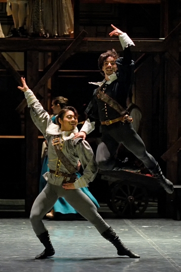 Tři mušketáři: Rei Masatomi (Porthos), Sergio Méndez Romero (Aramis)