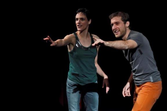 A gesture that is nothing but a threat, foto: Joao Octavio