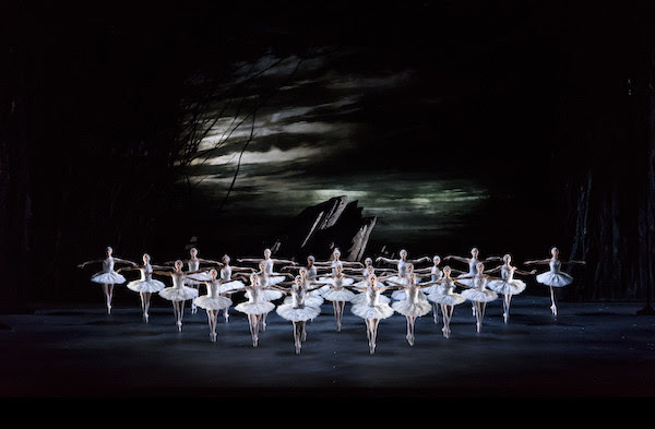 Labutí jezero choreografa Liama Scarletta, Královský Balet v Londýně