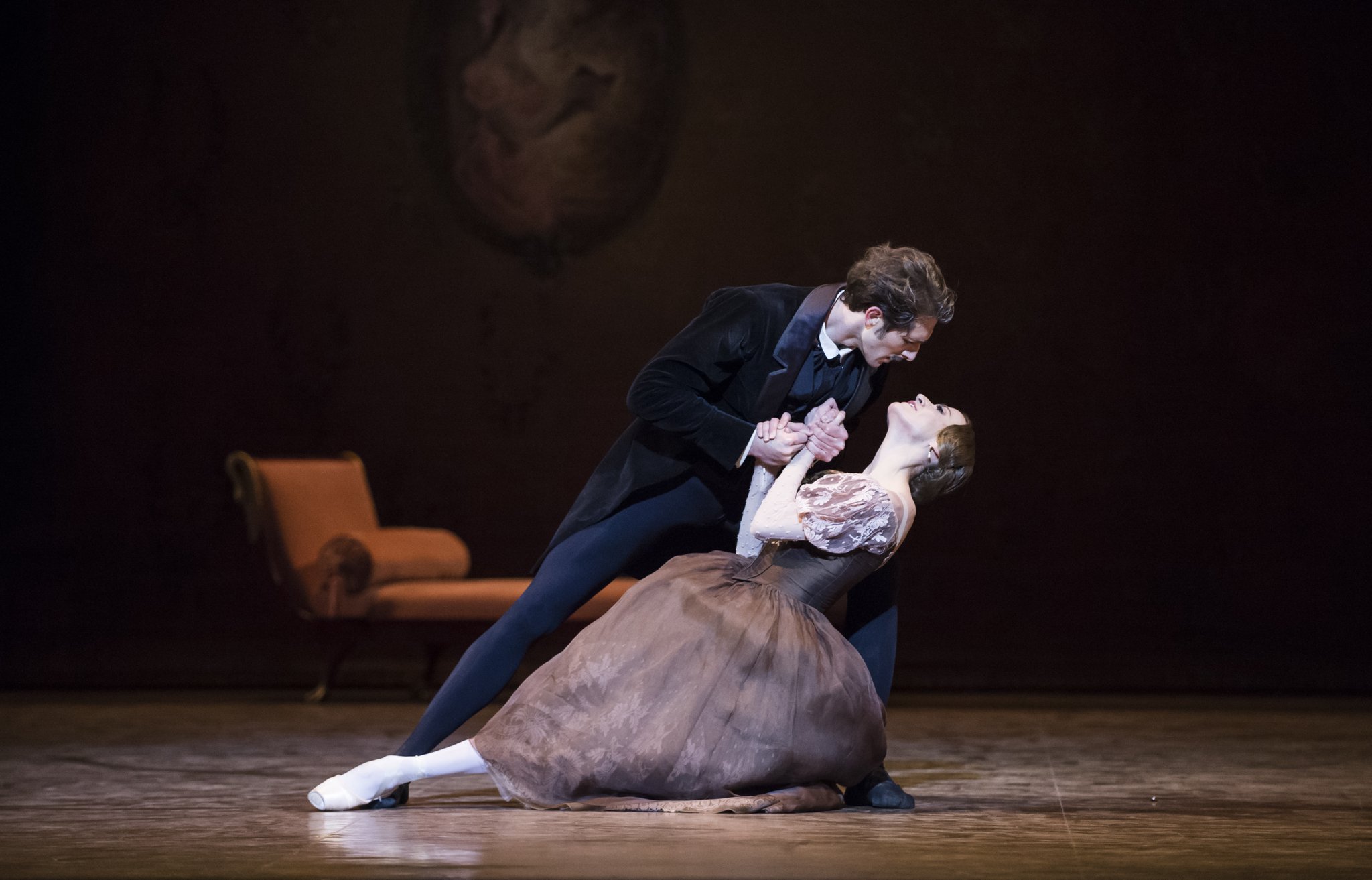 Oněgin (Ludmila Pagliero, Mathieu Ganio). Foto J. Benhamou.