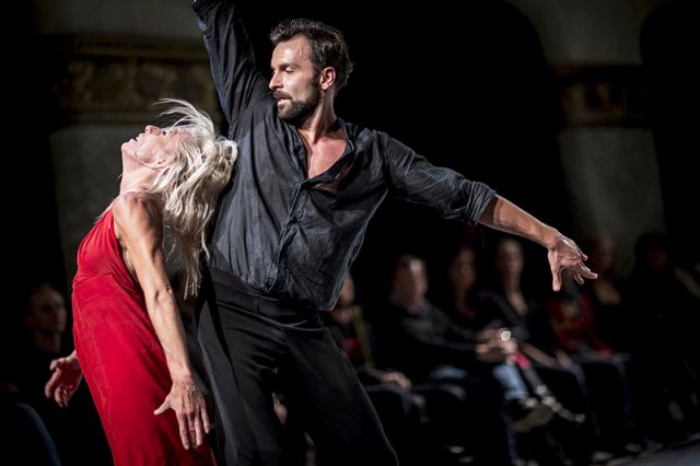 Charlotta Ofverholm a Dragos Mihalcea: Antithesis, Foto: Vojtěch Brtnický